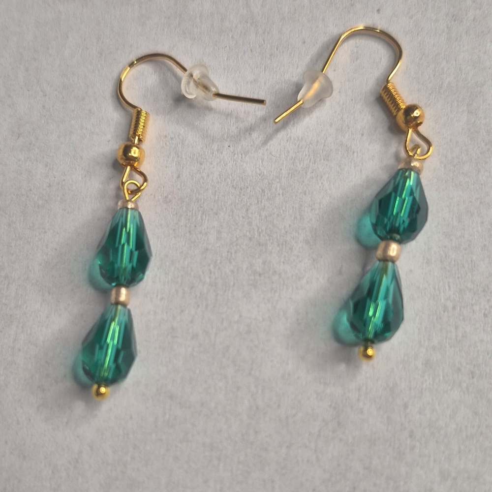 🚨Elegant Gold and Green Crystal Drop Earrings